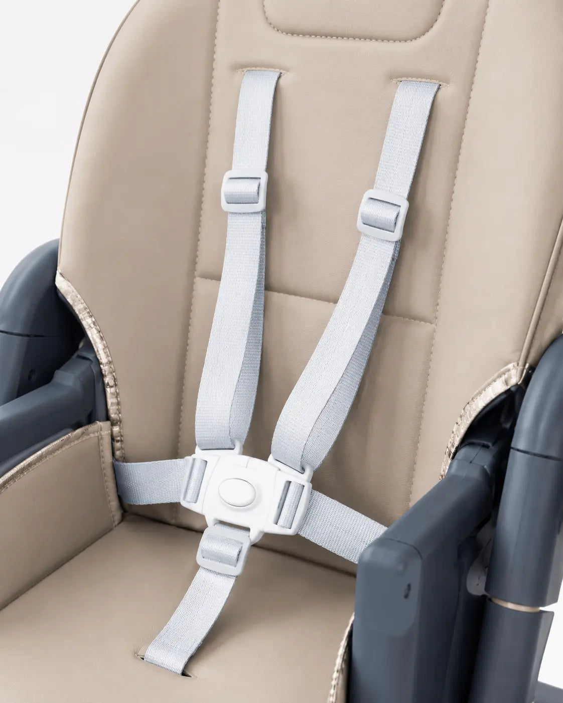 Chaise haute bébé pliable et réglable de la marque KIDLO avec siège confortable et structure légère, adaptée pour repas.